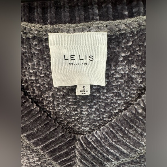 NWOT Le Lis Collection Size Small Chenille Sweater - Picture 2 of 6